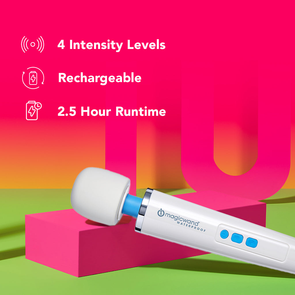 The magic wand on a colourful background with text that reads "4 intensity levels, rechargeable, 2.5 hour runtime"